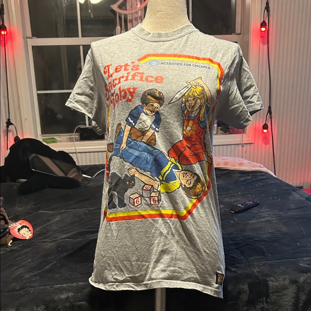 Gray Graphic Women's Tee with Playful Design